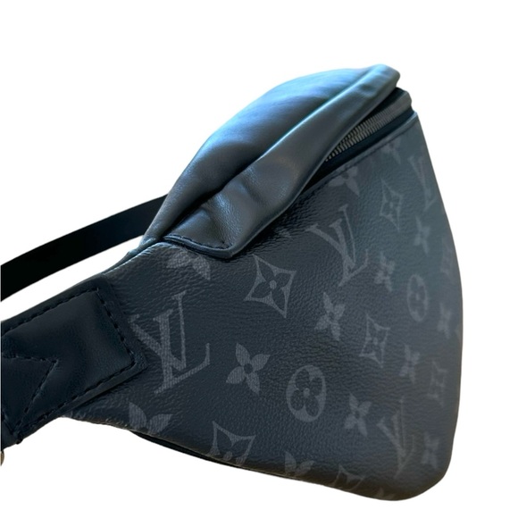 Louis Vuitton Monogram Eclipse Discovery Bumbag - Picture 4 of 11